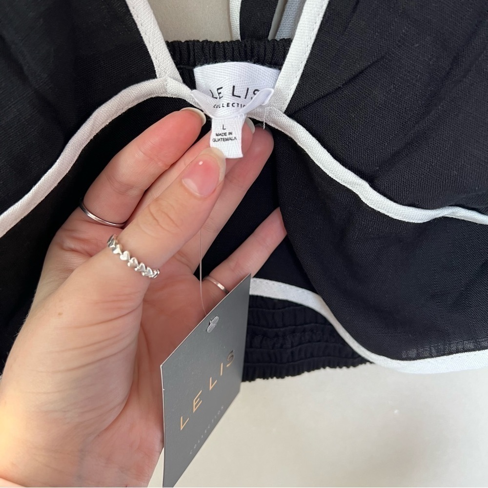 Le Lis Black & White Contrast Halter Crop Top - Picture 4 of 5